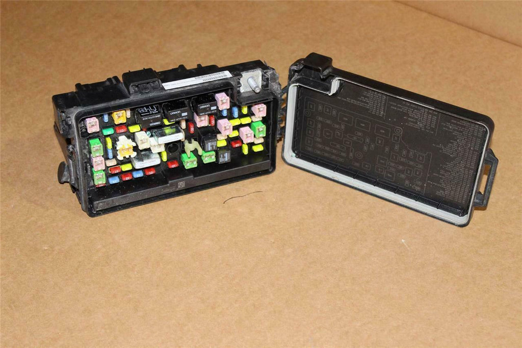 2009 DODGE RAM 1500 HEMI FUSE BOX RELAY INTEGRATED POWER MODULE 04692123A
