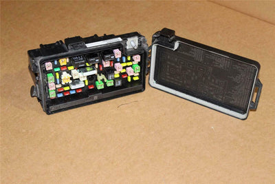 2009 DODGE RAM 1500 HEMI FUSE BOX RELAY INTEGRATED POWER MODULE 04692123A